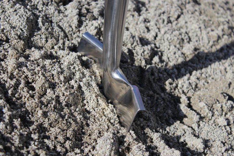 spade, ground breaking ceremony, pokes fun at