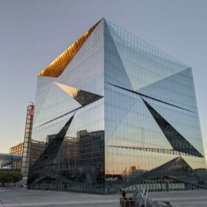 Der Cube Berlin auf dem Washingtonplatz, Foto: Shisma/wikipedia, Lizenz: CC0
