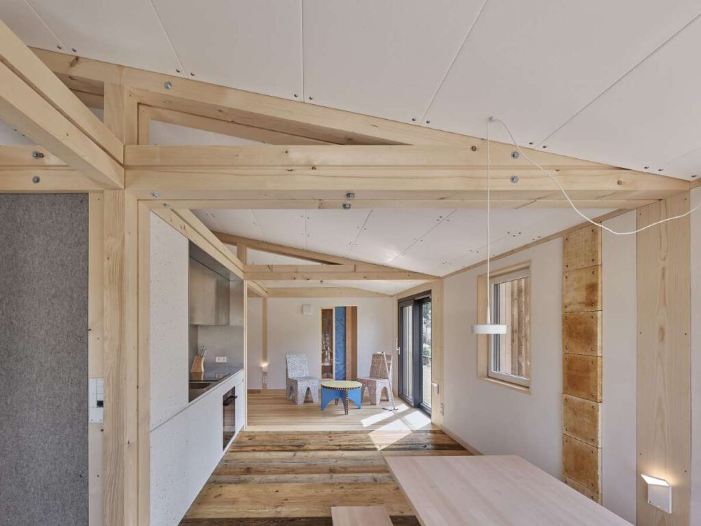 Holz, Weiden, Lehm: Ein Schwerpunkt der Wissenswoche „Architektur & Bautechnologie“ ist die Renaissance traditioneller, nachhaltiger Baustoffe. (Foto: Zooey Braun, SDE 2021-22)