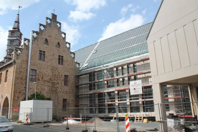 Neubau des Rathaus der Hansestadt Korbach / Foto: Hansestadt Korbach ( https://www.korbach.de/Die-Stadt/Aktuelles-Infos/Rathausneubau/index.php?ofs_2=12&La=1&NavID=2452.279#liste_2 )
