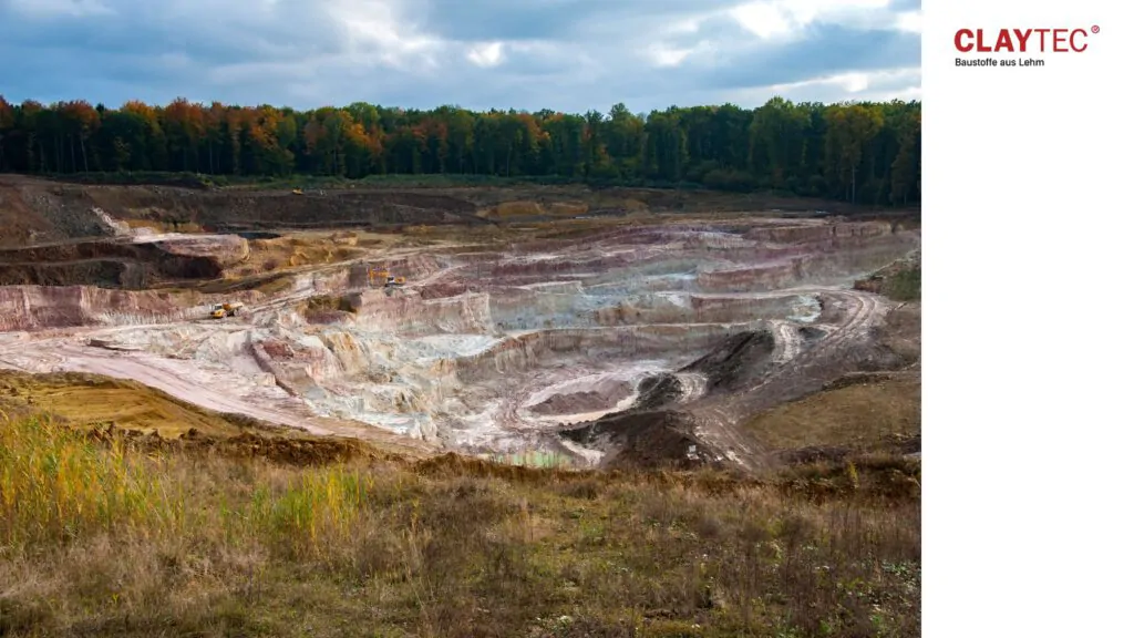 Ein großes Farbspektrum kann aus einer einzigen Lehmabbaugrube gewonnen werden. Quelle: Claytec