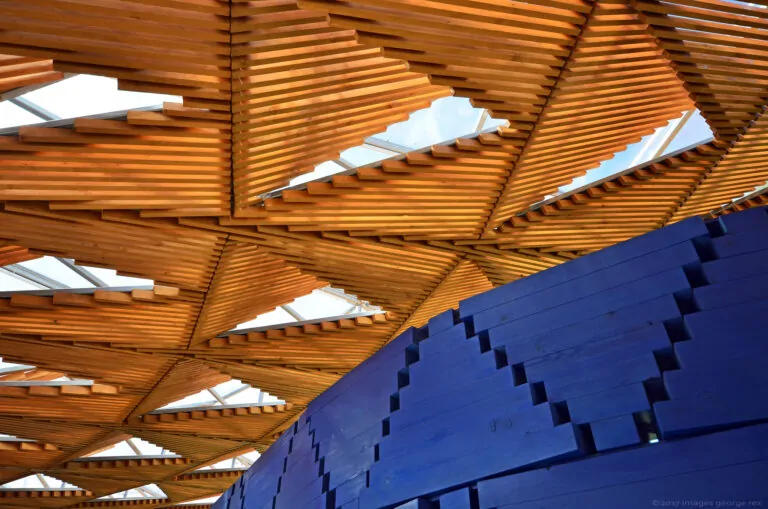 Serpentine Pavilion by Francis Kéré 2017, Flickr: Images George Rex / Lizenz: CC BY-SA 2.0