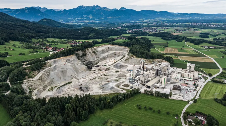 Das Zementwerk in Rohrdorf ist der Sitz der Net Zero Emission Labs GmbH, Copyright: Rohrdorfer Unternehmensgruppe