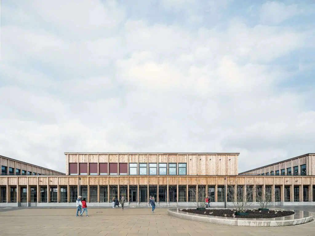 Anerkennung: Integrierte Gesamtschule Rinteln von bez+kock architekten, Stuttgart (Außenaufnahme);Quelle: bez+kock architekten, Stuttgart / Foto: Marcus Ebener