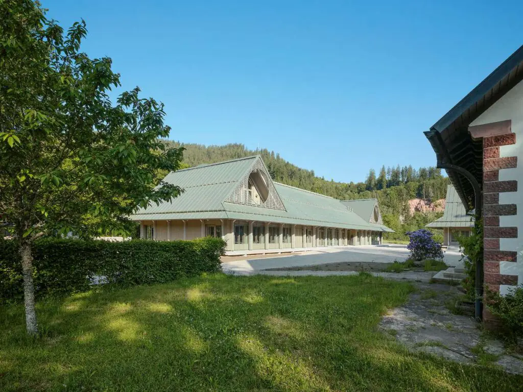 Auszeichnung: Heimschule des Therapiezentrums Osterhof in Baiersbronn von Thomas Kröger Architekten, Berlin (Außenaufnahme);Quelle: Thomas Kröger Architekten, Berlin / Foto: Thomas Heimann